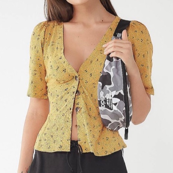 URBAN OUTFITTERS Mustard Yellow Floral KELSEY Top - Picture 3 of 7